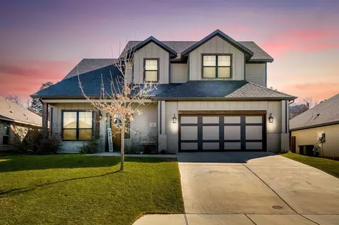 218 Buckeye Dr, Weatherford, TX 76086