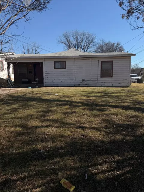 2819 Village Creek Rd, Fort Worth, TX 76105