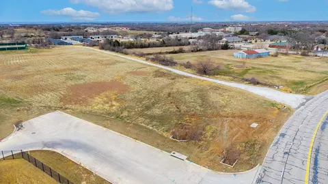 700 S Deer Park Rd, Decatur, TX 76234