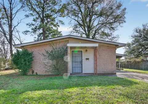 635 Browning St, Shreveport, LA 71106