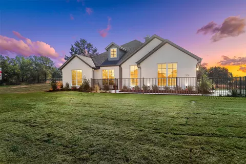 147 Rj Smith Dr, Boyd, TX 76023