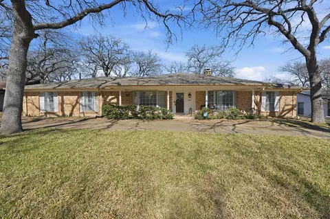 1605 Northlake Ct, Arlington, TX 76012
