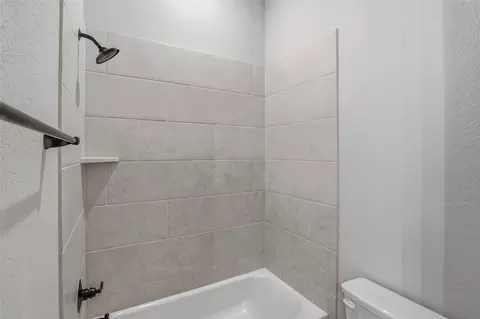 Bath - 290 Cobb Rd, Leonard, TX 75452 photo 1 of 5