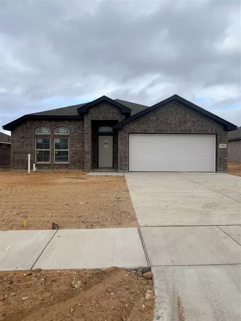 1410 Quail Creek Dr, Cleburne, TX 76033