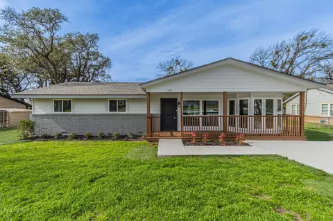 7937 Ella Young Dr, Lakeside, TX 76135