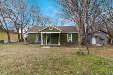 805 E 11th St, Kemp, TX 75143
