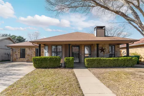 7921 Pebblebrook Dr, Watauga, TX 76148