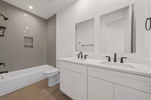 Bath - 2012 Palafox Dr, Lorena, TX 76655 photo 4 of 4