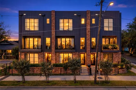 737 N Zang Blvd #102, Dallas, TX 75208