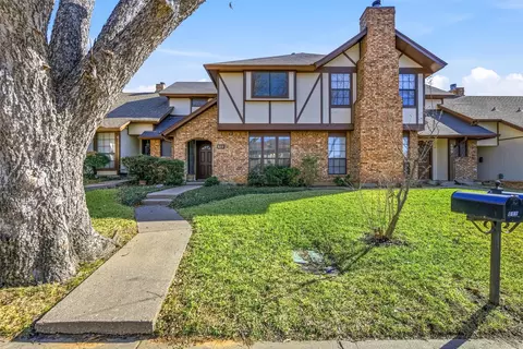 611 Windgate Ct, Arlington, TX 76012