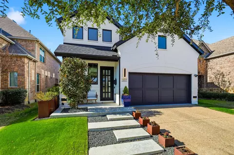 512 Highwood Trl, Lewisville, TX 75056