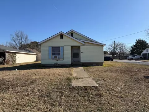 636 S Center St, Grand Prairie, TX 75051