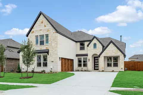 908 Denham Dr, Red Oak, TX 75154