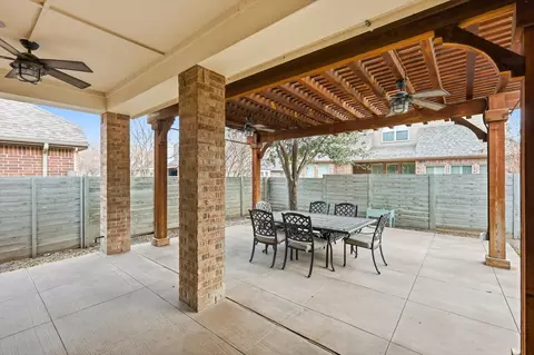 Exterior - 1533 8th St, Argyle, TX 76226 photo 5 of 7