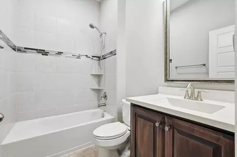 Bath - 1533 8th St, Argyle, TX 76226 photo 3 of 3