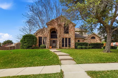 923 Granview Dr, Lewisville, TX 75067