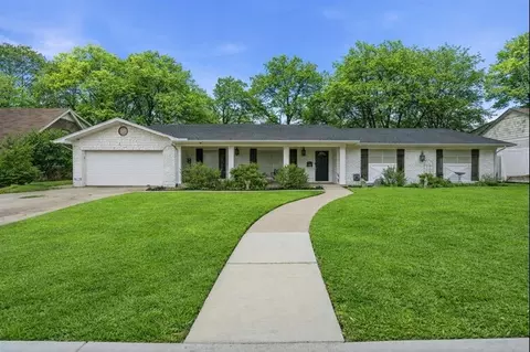 8120 Bangor Dr, Benbrook, TX 76116