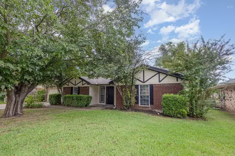 6708 Fair Meadows Dr, North Richland Hills, TX 76182
