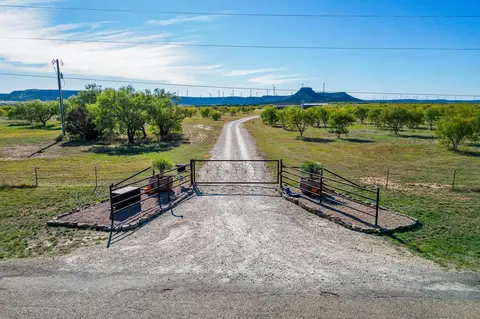 483 S County Road 353, Merkel, TX 79536