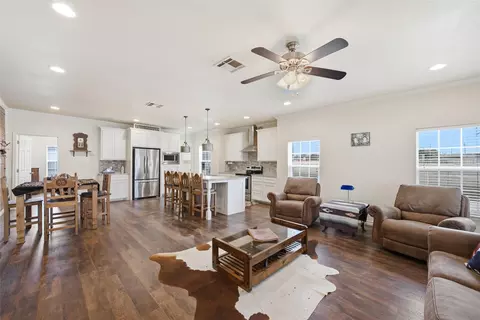 Living - 312 N Houston St, Lorena, TX 76655 photo 4 of 4
