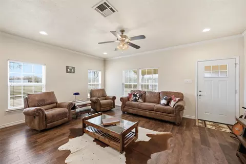 Living - 312 N Houston St, Lorena, TX 76655 photo 1 of 4