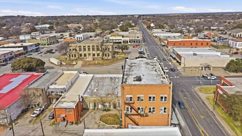 View/Area - 107 S Austin St, Comanche, TX 76442 photo 5 of 6