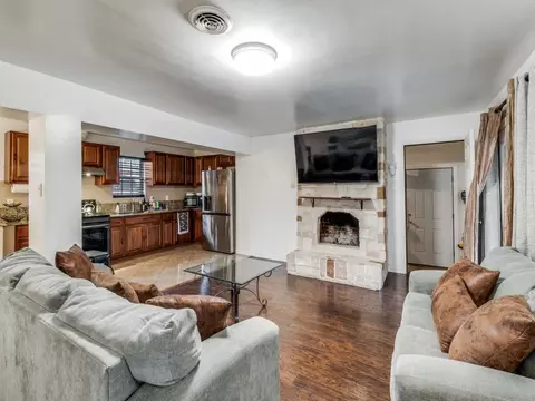 111 W Kenwood Dr, Garland, TX 75041