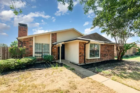 1006 Bellflower Ct, Carrollton, TX 75007