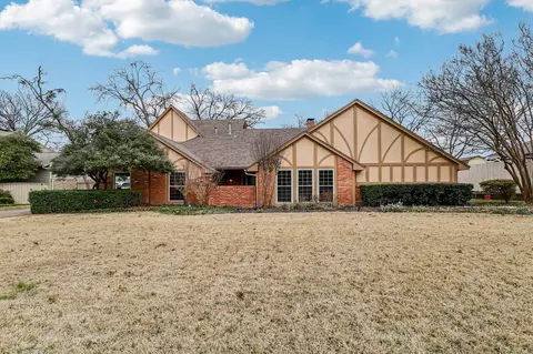 2212 Windsor Dr, Richardson, TX 75082