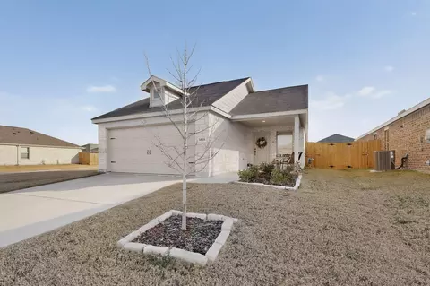 1429 Dovekie Dr, Forney, TX 75126
