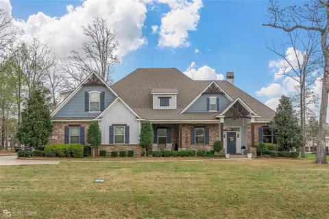 5107 Waters Edge Dr, Benton, LA 71006