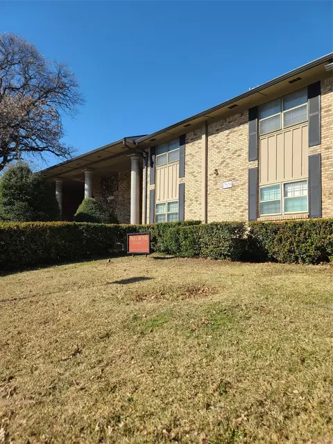 7929 Royal Ln #121, Dallas, TX 75230