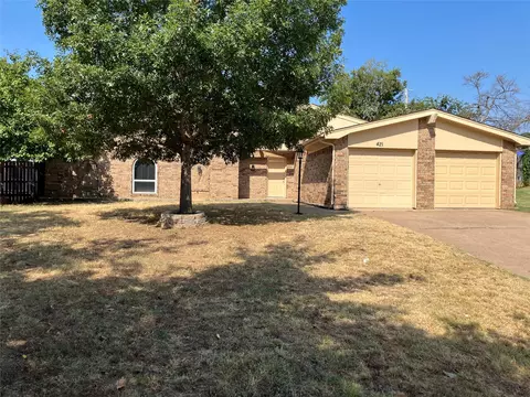 421 Cavender Ct, Hurst, TX 76054