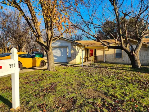508 Campbell Ln, Denton, TX 76209