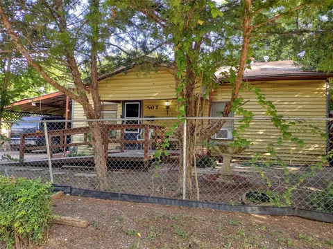 207 Thompson St, Waxahachie, TX 75165