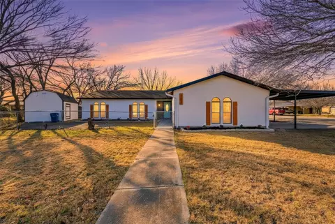 733 Plymouth Dr, Everman, TX 76140