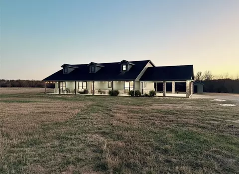 175 Flint Ln, Chico, TX 76431