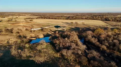 175 Flint Ln, Chico, TX 76431