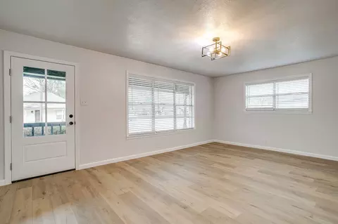 Living - 422 W Wilson St, Cleburne, TX 76033 photo 1 of 9