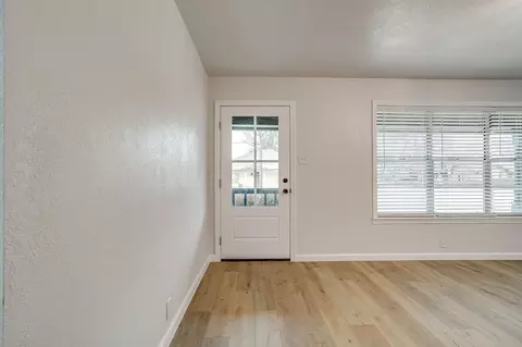 Entry Way - 422 W Wilson St, Cleburne, TX 76033 photo 1 of 2