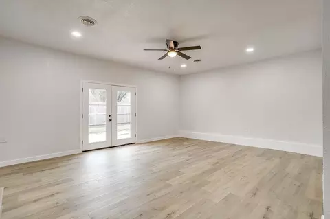 Living - 422 W Wilson St, Cleburne, TX 76033 photo 7 of 9