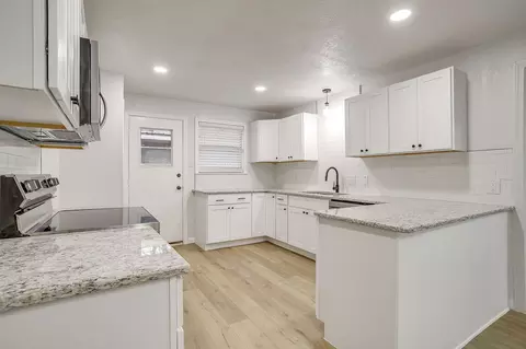 Kitchen - 422 W Wilson St, Cleburne, TX 76033 photo 3 of 5
