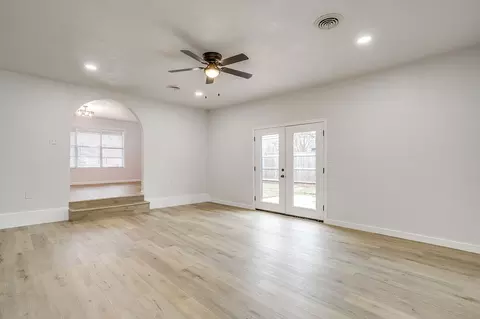 Living - 422 W Wilson St, Cleburne, TX 76033 photo 6 of 9