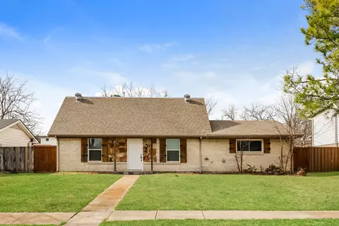 825 Darnel Dr, Mesquite, TX 75149
