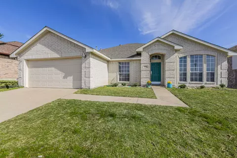 812 Passive Dr, Cedar Hill, TX 75104