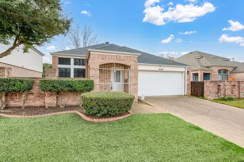 1828 Realistic Ct, Bedford, TX 76021