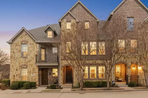 4405 Riverview Dr, Carrollton, TX 75010