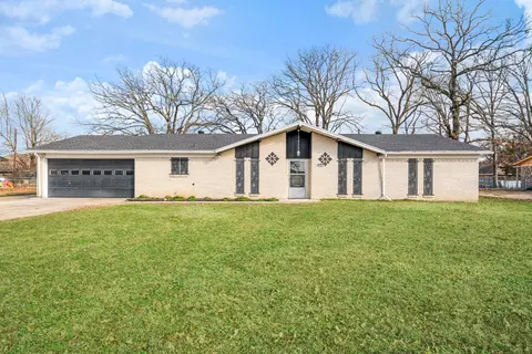 175 45th St SW, Paris, TX 75460