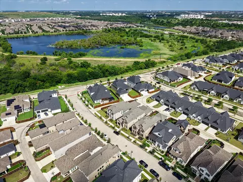 1429 Cypress Thorn Dr, Arlington, TX 76005