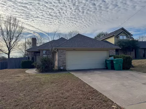 1822 Glenway Dr, Sherman, TX 75092